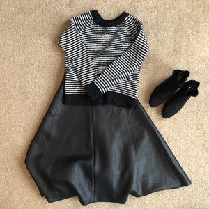 Banana republic full flair skirt black Size 2